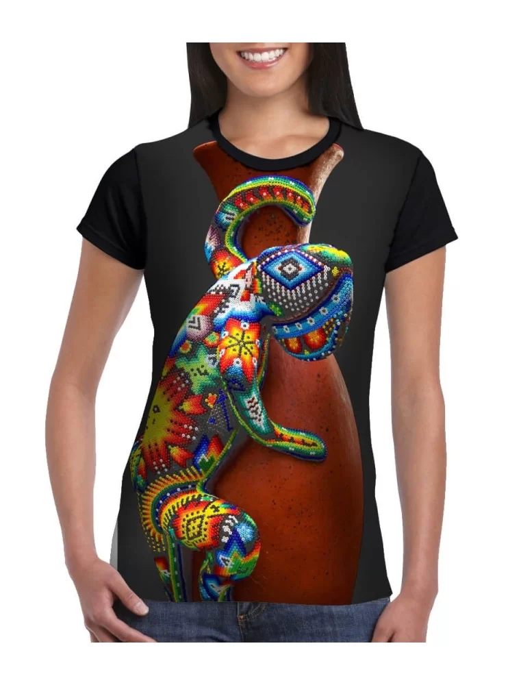 Playera de una Iguana huichol