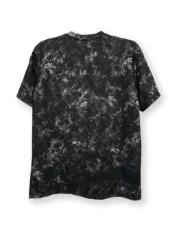 T-shirt of grunge skull