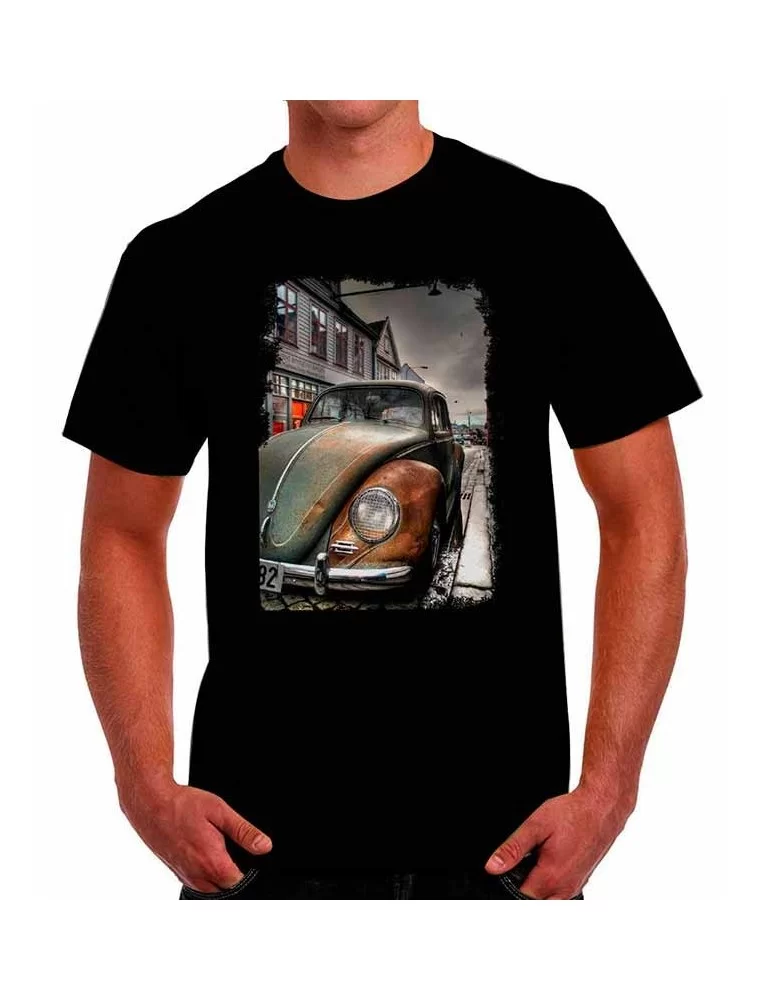 T-shirt of a rusty VW sedan