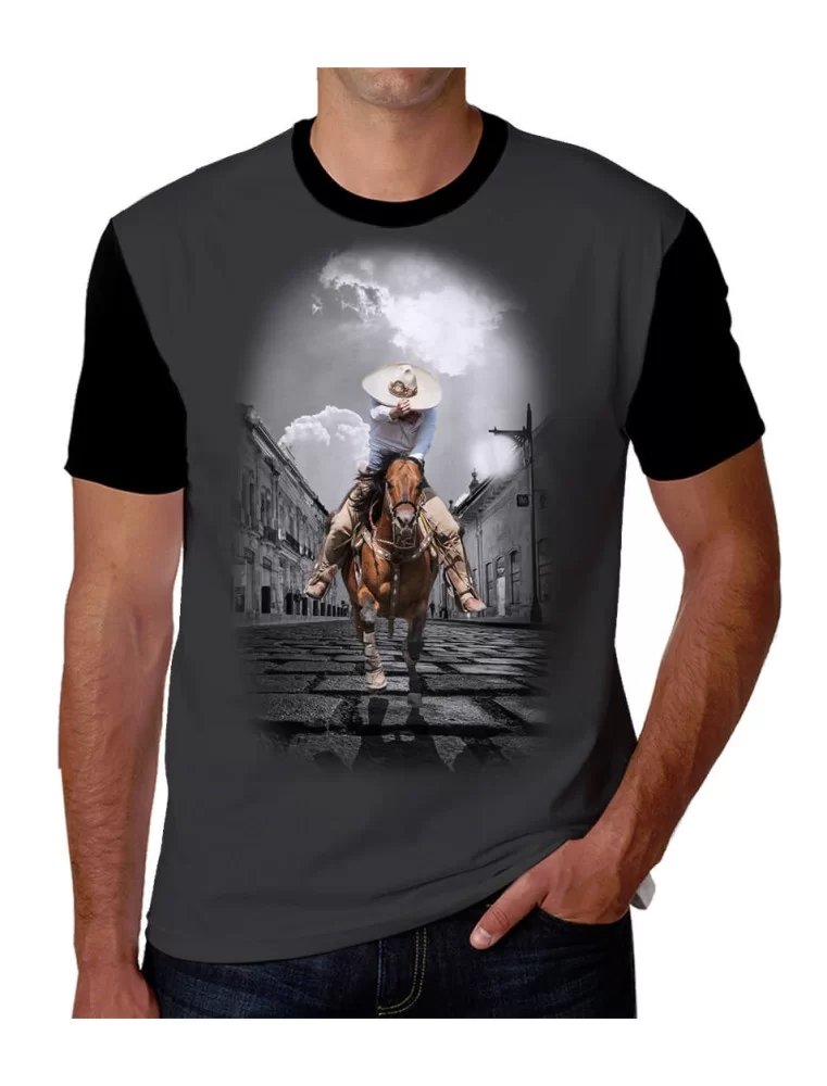 Playera estampada de charro corriendo a caballo